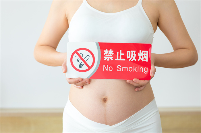 攝圖網(wǎng)_501732342_拿著禁煙標(biāo)識的孕婦特寫（非企業(yè)商用）.jpg